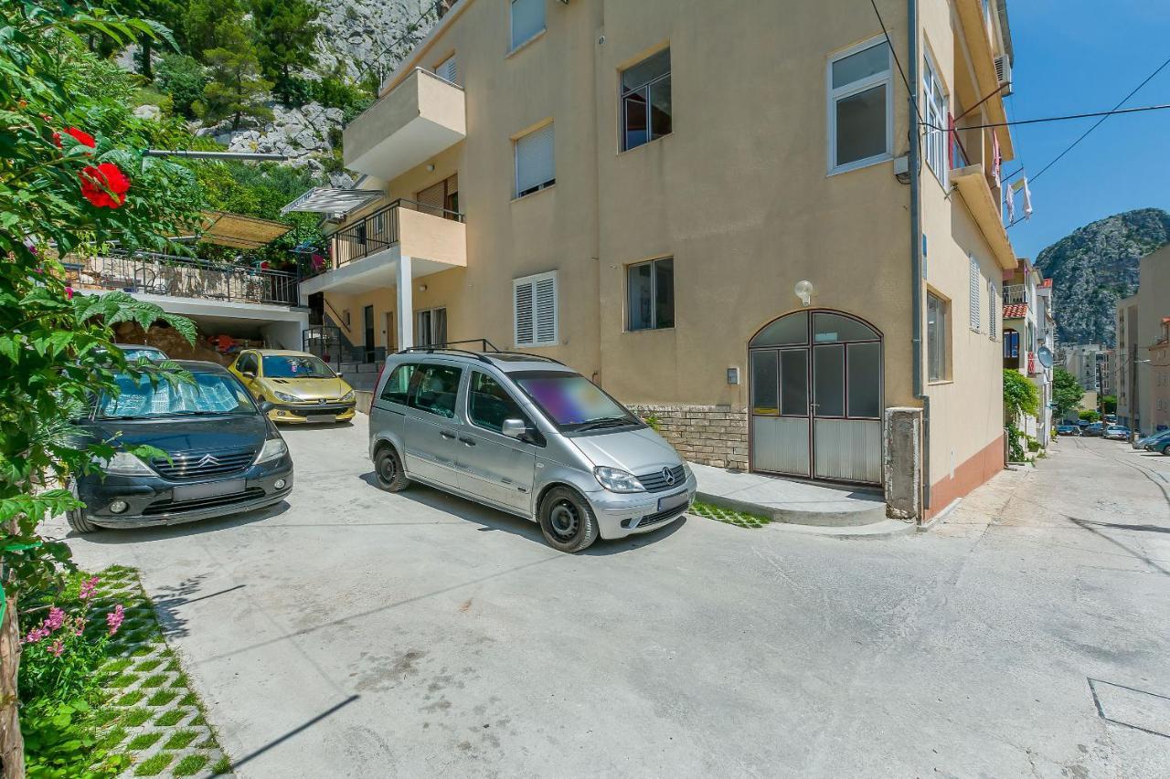 אומיס Apartment Ivanka מראה חיצוני תמונה